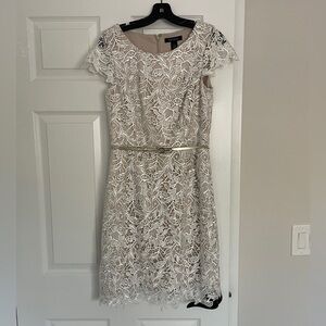 White House Black Market Ivory Lace Floral Cap Sleeve Dress Size 6
